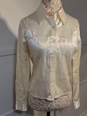 Gap Silky Cream Button-Up Blouse Size Small